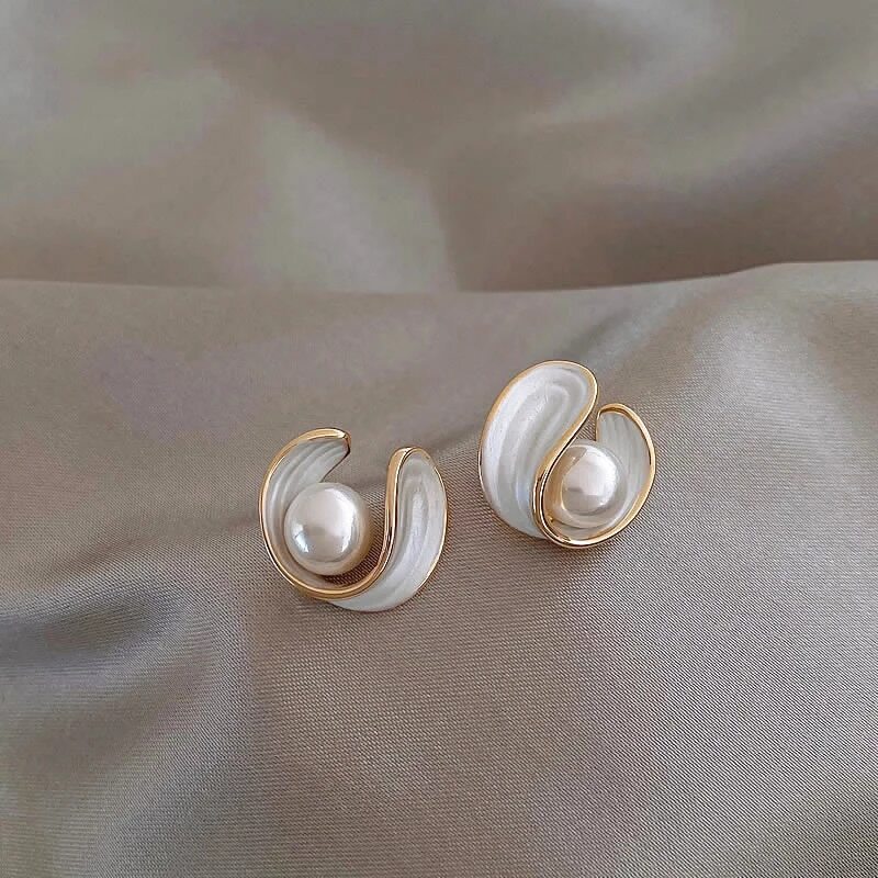 ラグジュアリー ホワイトオパールゴールドピアス