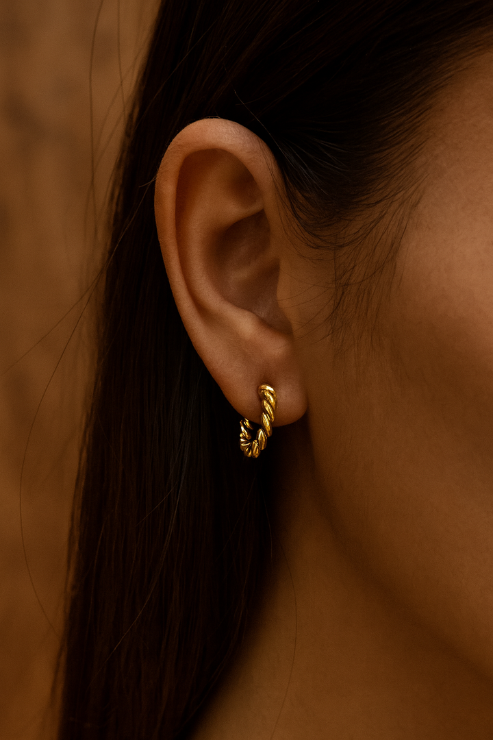 ルナ ツイストピアス