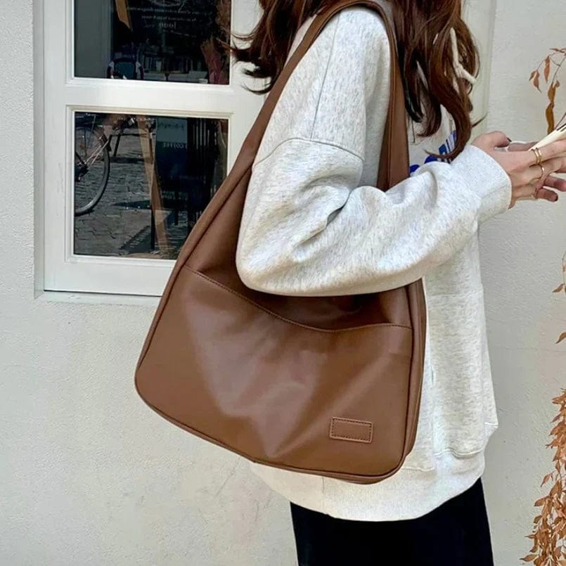 ニナ|日常に溶け込むタイムレスなシンプリシティ