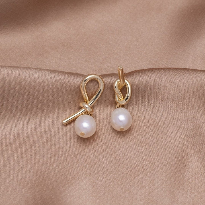ノット ゴールド&フレッシュウォーターパールピアス