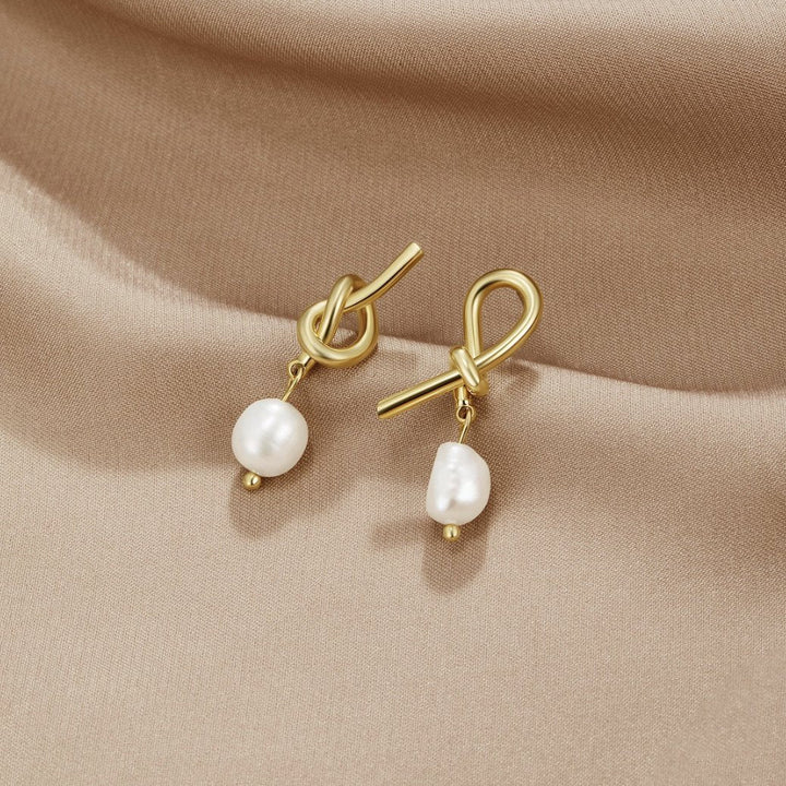 ノット ゴールド&フレッシュウォーターパールピアス