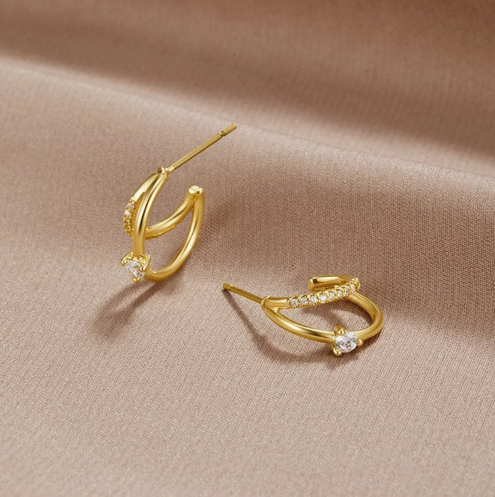 クリスタル ピアス