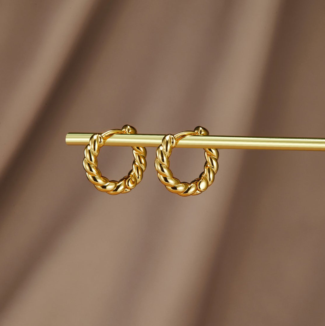 ルナ ツイストピアス