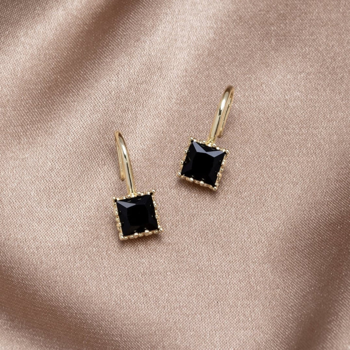 ワンダー クリスタルドロップピアス