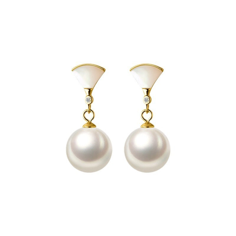 Lyca - Chic Golden Pearl Earrings