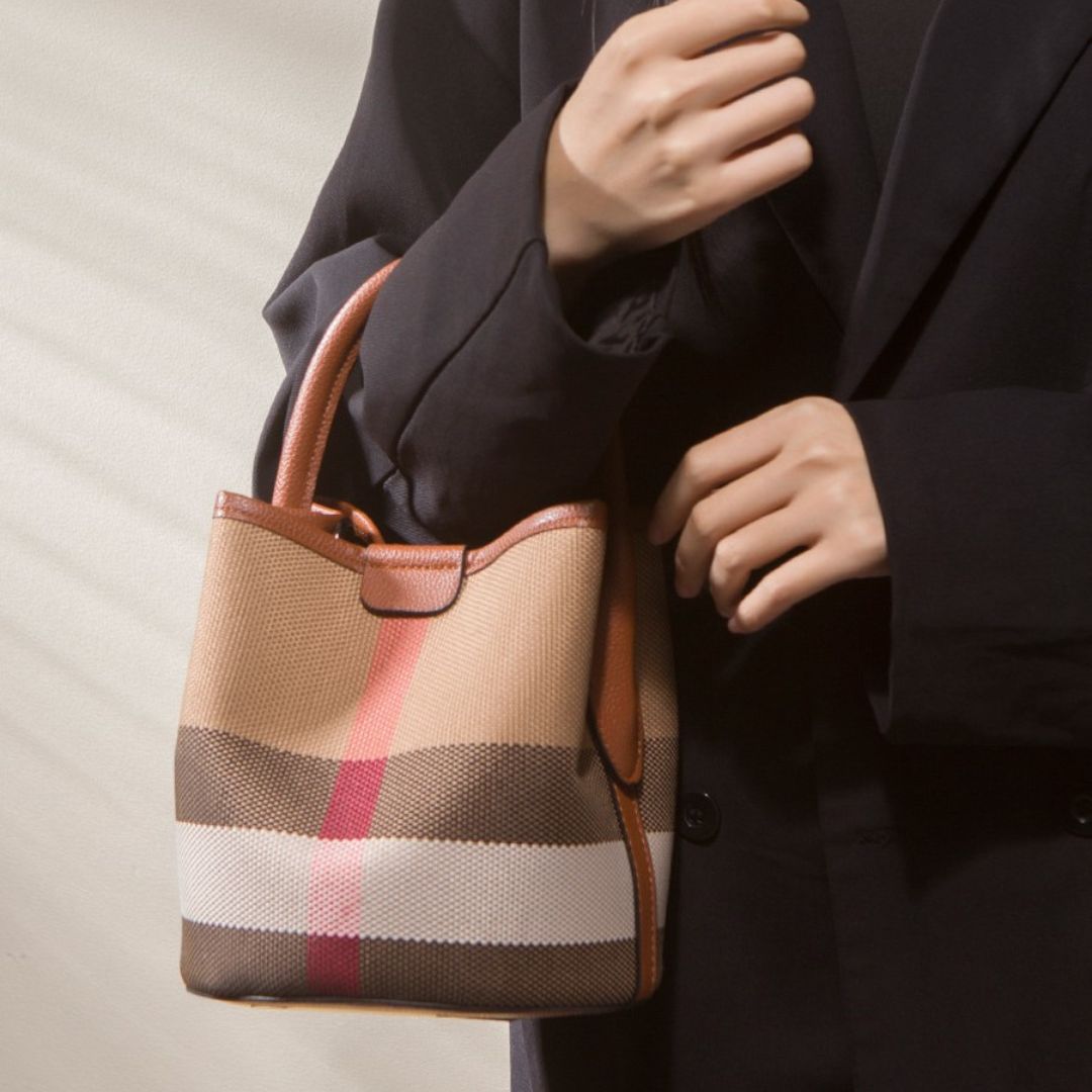 Chant de Rose Handbag