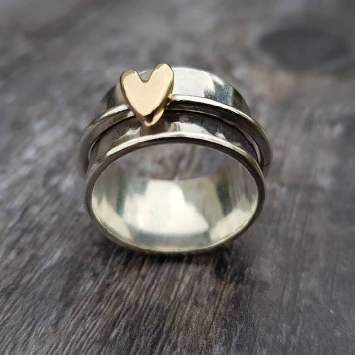 Gellie - Heart Embrace Ring