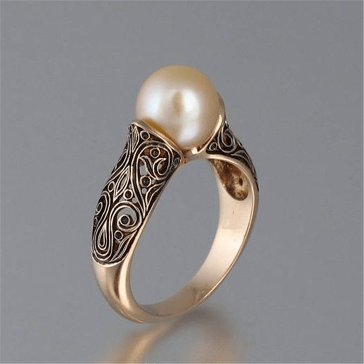 Marcelline - Classic Pearl Ring